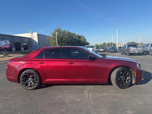 2019 Chrysler 300 Touring
