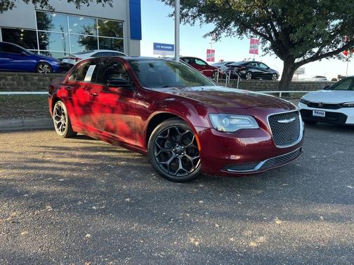2019 Chrysler 300 Touring