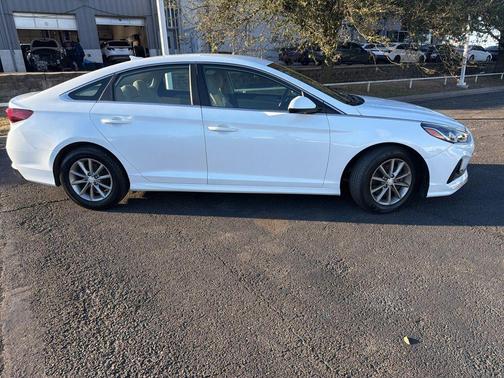 2018 Hyundai SONATA SE