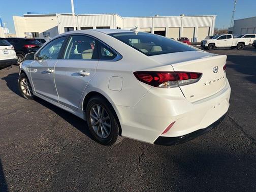 2018 Hyundai SONATA SE