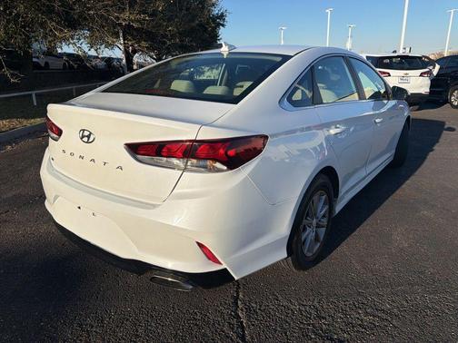 2018 Hyundai SONATA SE