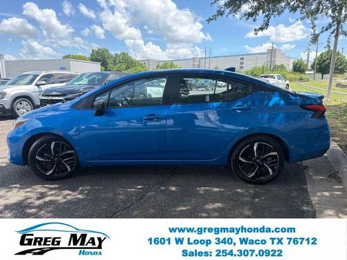 Electric Blue Metallic 2024 Nissan Versa 1.6 SR