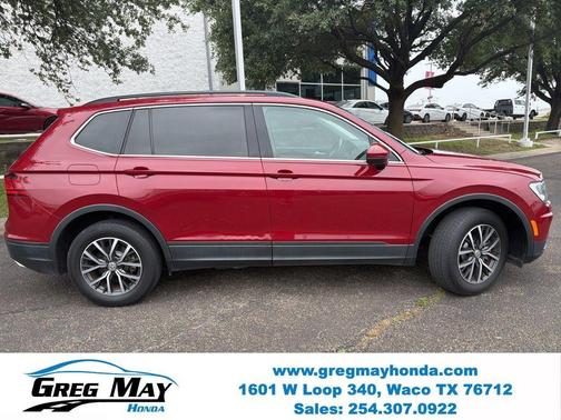 Cardinal Red Metallic 2019 Volkswagen Tiguan 2.0T SE