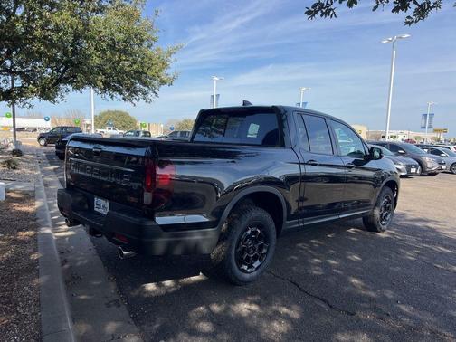 Crystal Black Pearl 2026 Honda Ridgeline TrailSport+