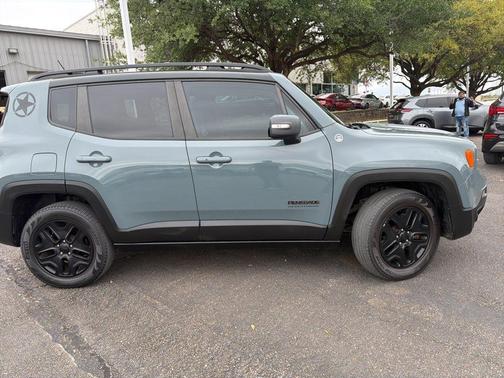 2017 Jeep Renegade Trailhawk