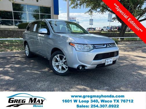 Cool Silver Metallic 2014 Mitsubishi Outlander SE
