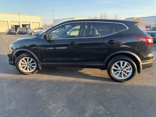 2022 Nissan Rogue Sport S