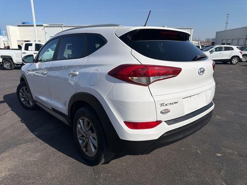2017 Hyundai TUCSON SE