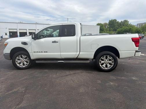 2017 Nissan Titan XD SV
