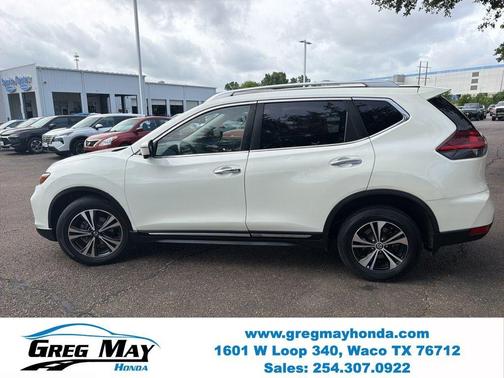 White 2018 Nissan Rogue SL