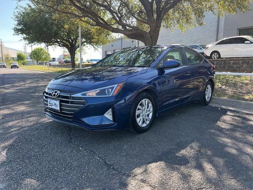 2019 Hyundai ELANTRA SE
