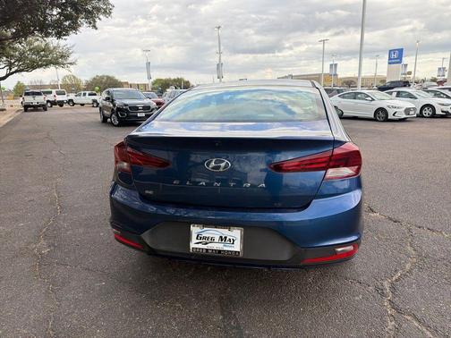 2019 Hyundai ELANTRA SE