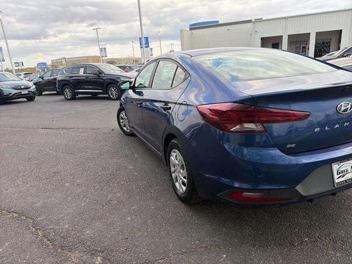 2019 Hyundai ELANTRA SE