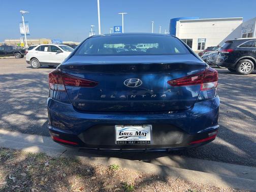 2019 Hyundai ELANTRA SE