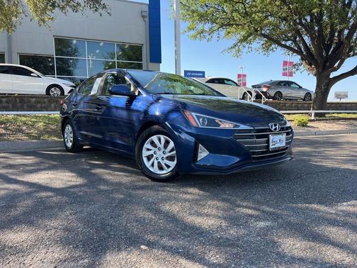 2019 Hyundai ELANTRA SE