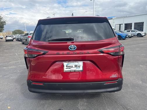 2021 Toyota Sienna XLE