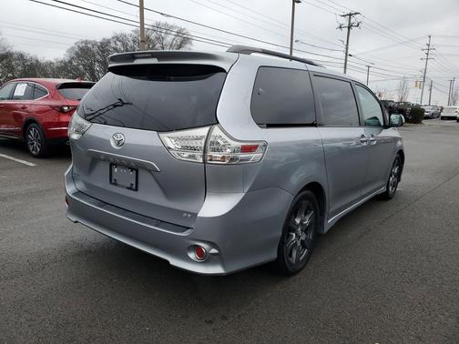 2017 Toyota Sienna SE