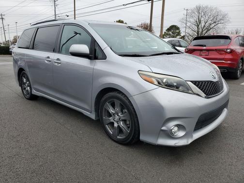 2017 Toyota Sienna SE