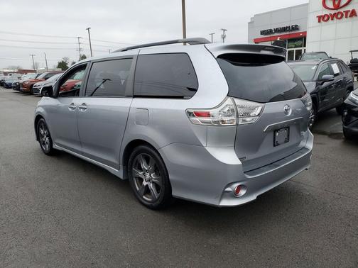 2017 Toyota Sienna SE