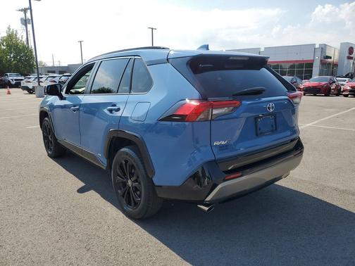 2023 Toyota RAV4 Hybrid SE