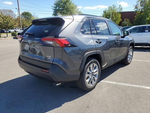 2025 Toyota RAV4 XLE Premium