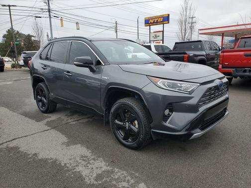 2020 Toyota RAV4 Hybrid SE