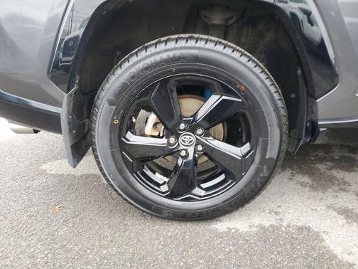 2020 Toyota RAV4 Hybrid SE