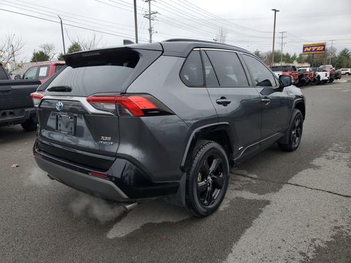 2020 Toyota RAV4 Hybrid SE