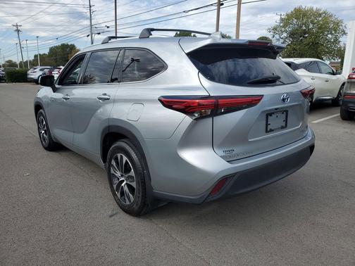 2021 Toyota Highlander Hybrid XLE