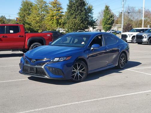 2024 Toyota Camry SE