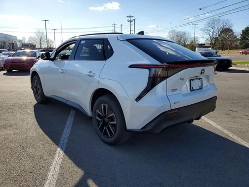 2026 Toyota bZ XLE Plus