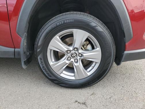 2022 Toyota RAV4 Hybrid LE