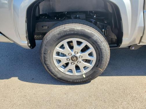 2025 Toyota Tacoma SR5