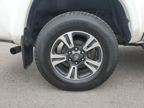 2017 Toyota Tacoma TRD Sport