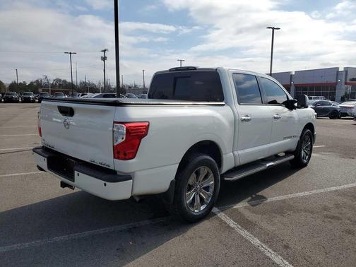 2019 Nissan Titan SL