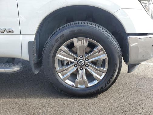 2019 Nissan Titan SL