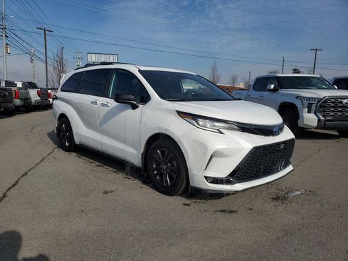 2025 Toyota Sienna XSE 7 Passenger