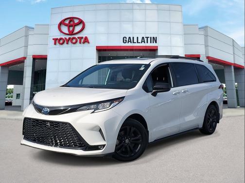 2025 Toyota Sienna XSE 7 Passenger