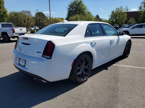2022 Chrysler 300 Touring