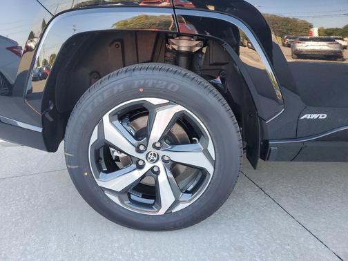 2025 Toyota RAV4 Hybrid SE