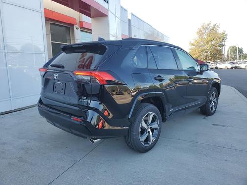 2025 Toyota RAV4 Hybrid SE