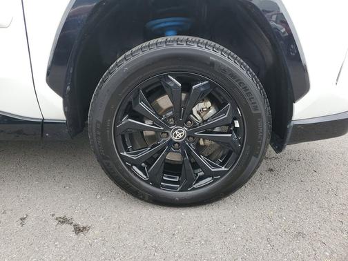 2024 Toyota RAV4 Hybrid SE