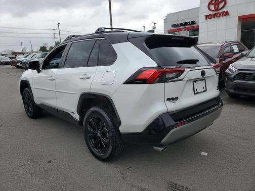 2024 Toyota RAV4 Hybrid SE