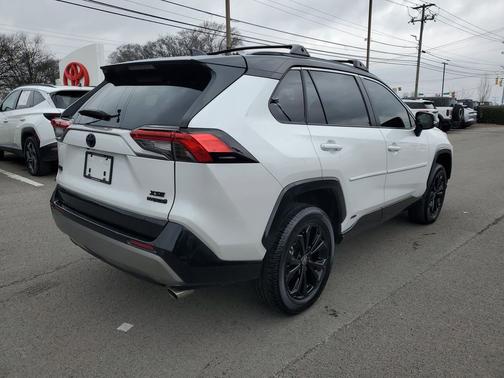 2024 Toyota RAV4 Hybrid SE
