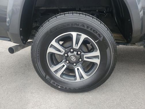 2017 Toyota Tacoma TRD Sport