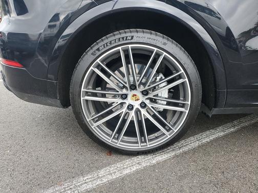 2021 Porsche Cayenne Turbo