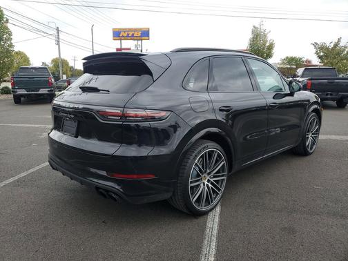 2021 Porsche Cayenne Turbo