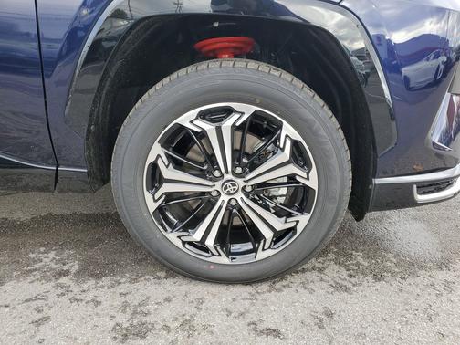 2025 Toyota RAV4 Hybrid SE