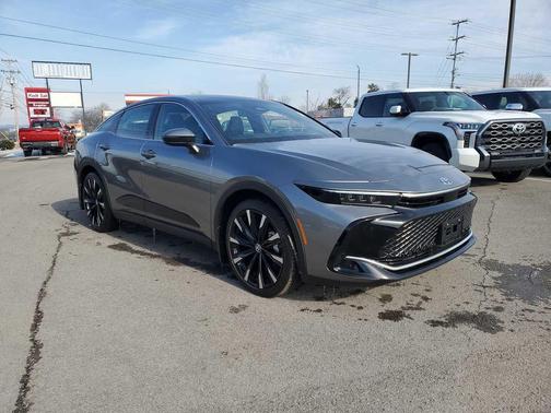 2025 Toyota Crown Platinum