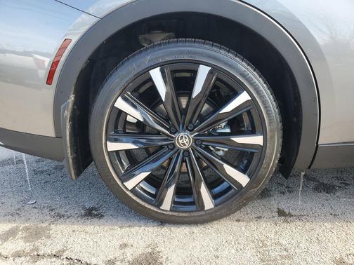 2025 Toyota Crown Platinum